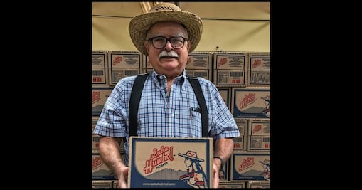 El hombre que empezó un imperio con 40 pesos y un molino de chiles