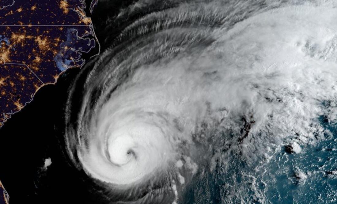 Con esa fuerza pasaría el miércoles por la noche cerca del noroeste de las Bermudas (Foto: @NHC_Atlantic)