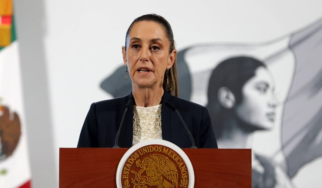 La presidenta Claudia Sheinbaum Pardo anunció una segunda etapa, “con más fuerza”, del Bachetón, programa para tapar los baches en todo el país. Foto: Gabriel Pano/EL UNIVERSAL