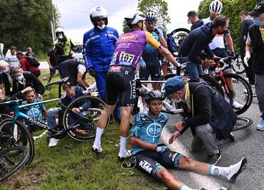 Tour de Francia denunciará a la mujer que provocó múltiple accidente