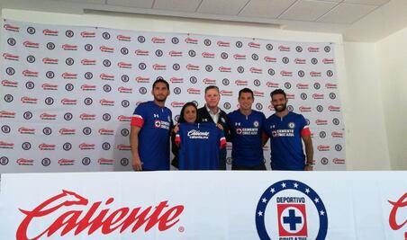 Cruz Azul anuncia alianza comercial con Caliente