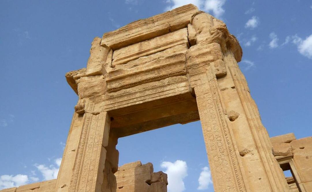 El arco fue lo único que quedó en pie del emblemático edificio. (FOTO: Reuters)