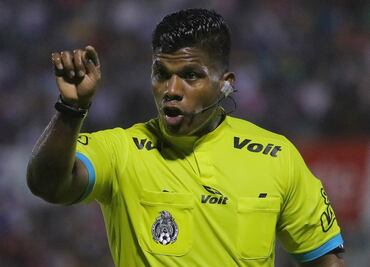 Adalid Maganda regresa al arbitraje