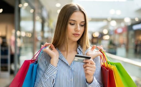 Cuándo sí y cuándo no dar el tarjetazo: Conoce las claves para usar los meses sin intereses