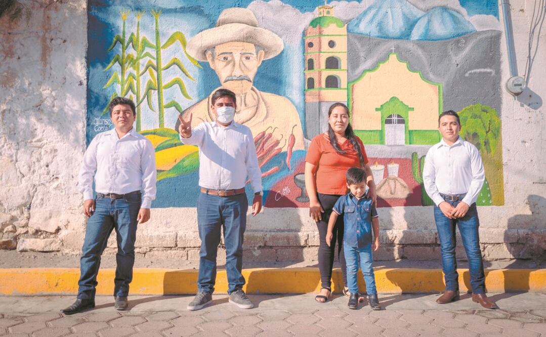 El candidato independiente Juan Carlos Varilla afirma que los murales retratan la realidad de cada comunidad. Foto: Especial