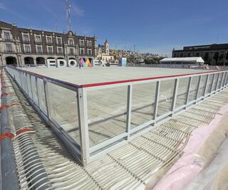 Alistan pista de hielo en el centro de Toluca