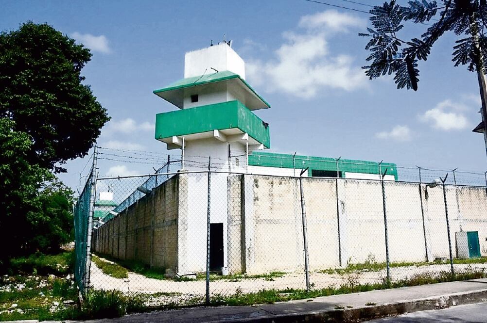 Joel Flores Cardoso, director del penal, fue suspendido y es sujeto a investigación por el escape (ESPECIAL)