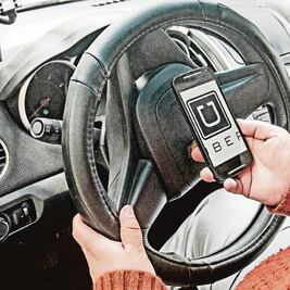 “Uber debe apegarse a cobro con tarjeta”