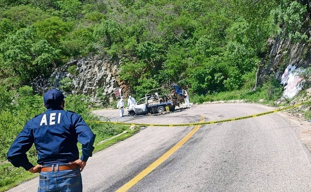Lorenzo Santos, su esposa e hija fueron asesinados a la altura de San Andrés Zabache, cerca de la cabecera distrital Sola de Vega. Foto: Especial