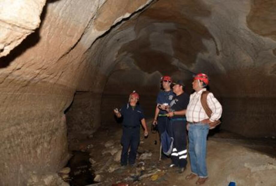 Ante riesgo de mina, desalojan a seis familias en Atizapán