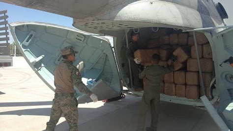 Marina asegura embarcación abandonada con 2 toneladas de droga