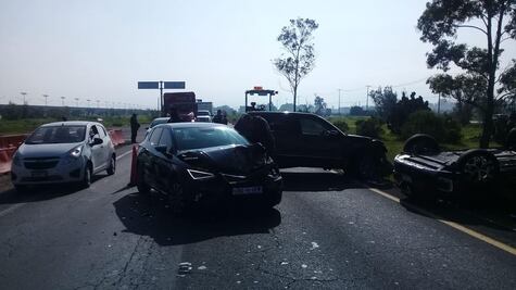 Esquiva patos y ocasiona accidente en autopista Peñón-Texcoco