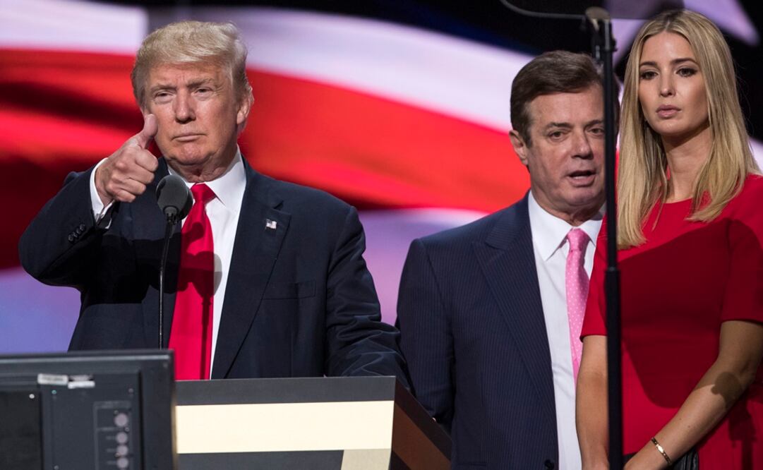 (Al centro) Paul Manafort, expresidente de la campaña electoral del presidente Donald Trump (Foto: AP)