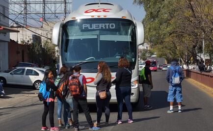 Normalistas retienen camiones en Oaxaca