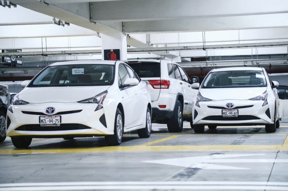 Los automóviles fueron adquiridos para ayudar al medio ambiente, pues en meses anteriores la CDMX presentó altos índices de contaminación (GERMÁN ESPINOSA. EL UNIVERSAL)