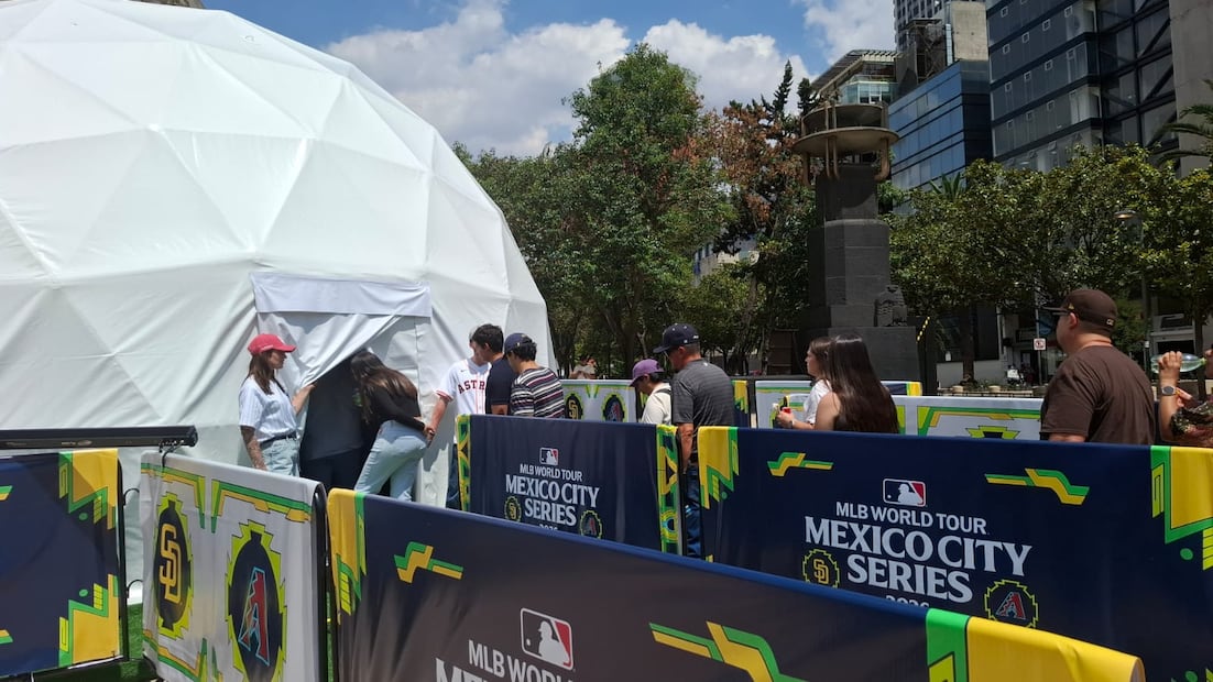 MLB toma las calles de la CDMX con 1,000 hot dogs gratis y una experiencia inmersiva  - Foto: Agustín Elías/EL UNIVERSAL