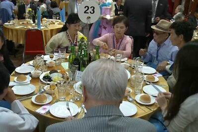 Inician las dos Coreas reuniones de familias separadas por la guerra