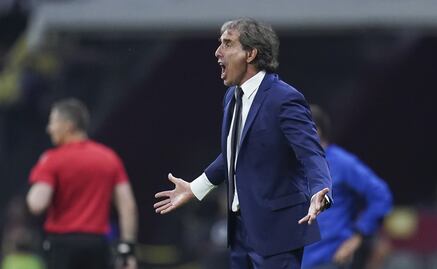 Guillermo Almada explota contra la Liga MX: “Es lamentable, arriesgan al futbolista”