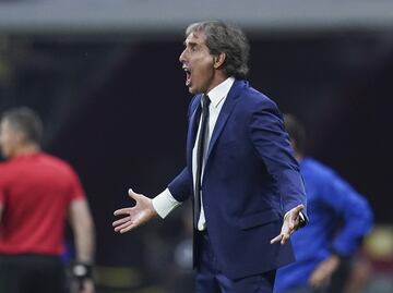 Guillermo Almada explota contra la Liga MX: “Es lamentable, arriesgan al futbolista”