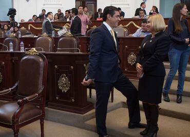 Aplaza PRD elección de líder de bancada