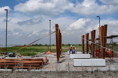 Dan contrato a expeñista en el inconcluso Parque Ecológico Lago de Texcoco