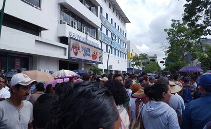 Maestros ocupan radioemisoras