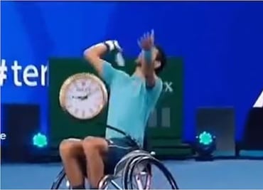 VIDEO: Novak Djokovic y una polémica jugada contra un tenista en silla de ruedas