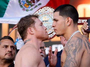 Canelo Álvarez y Edgar Berlanga cumplen con el pesaje para su pelea