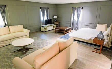 Cuarteles de Silvano, con suites VIP para el gobernador