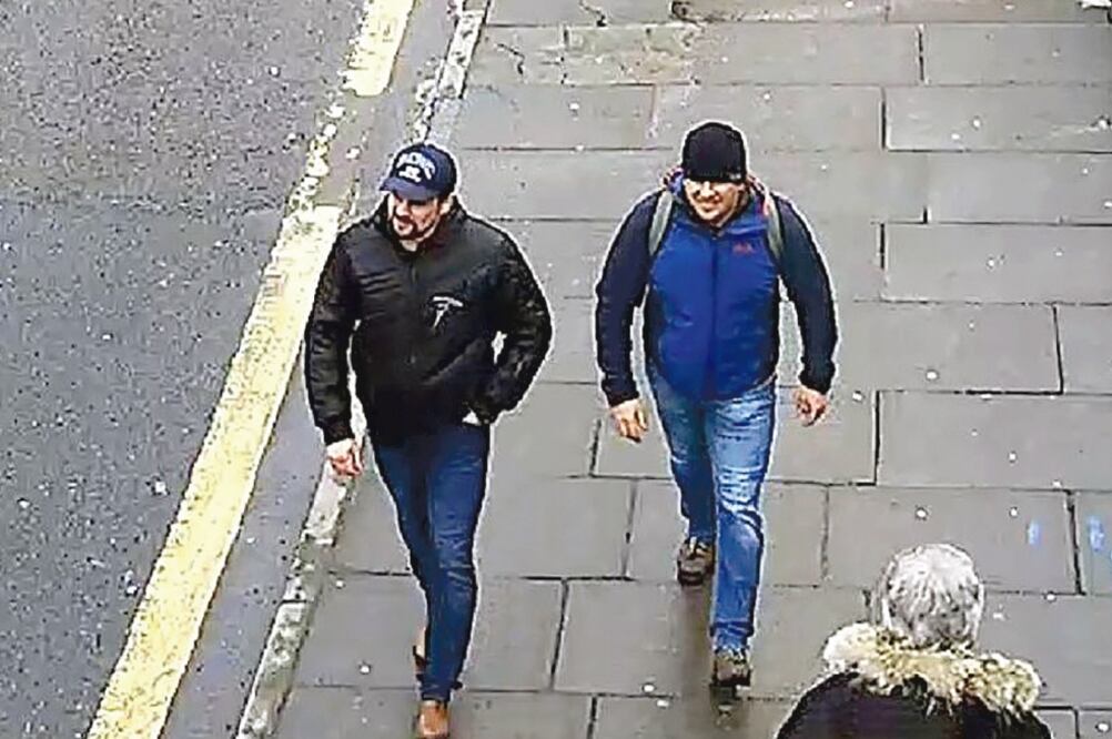 Sospechosos. Una foto de Alexander Petrov (der.) y Ruslan Boshirov en Salisbury, el 4 de marzo. Foto: AFP