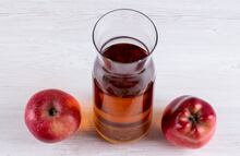 Cómo usar vinagre de manzana para aclarar la piel de las axilas
