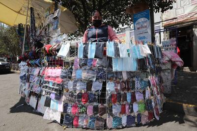 Comerciantes señalan que venta de cubrebocas va a la baja en Toluca