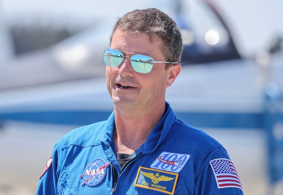 El comandante de la misión Artemis, Reid Wiseman, en el Centro Espacial Kennedy de la NASA, en Titusville, Florida. FOTO: EFE