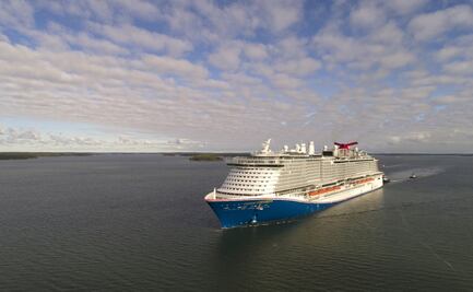 "Milagro de Acción de Gracias". Pasajero cae de crucero en el Golfo de México y lo encuentran tras 15 horas