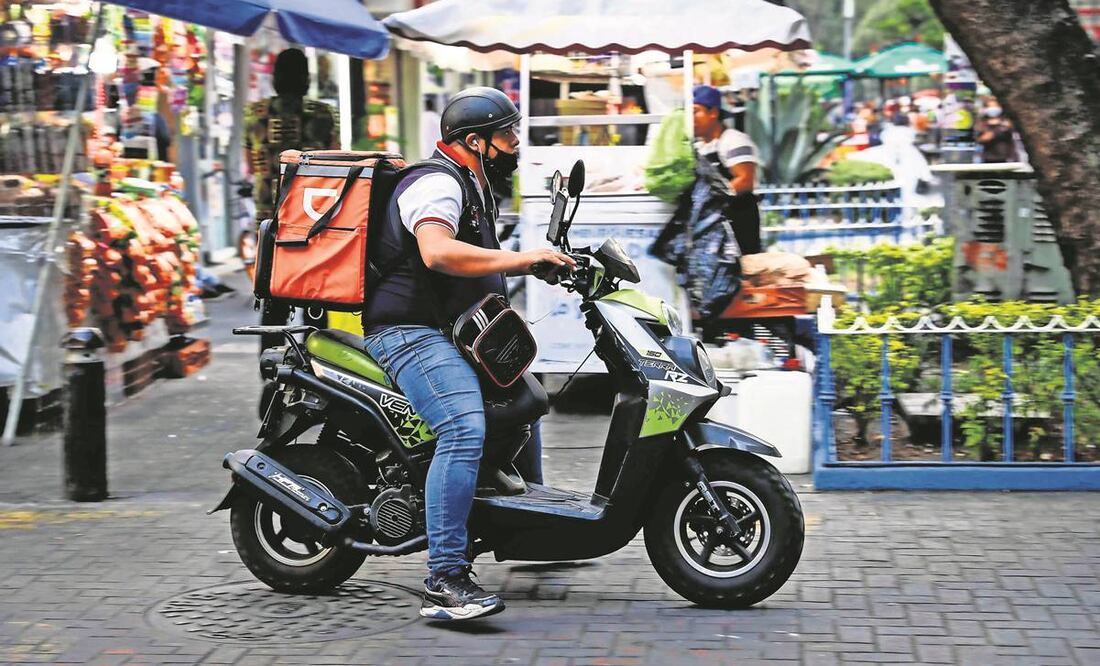 En el Estado de México se busca aplicar un nuevo impuesto de 1.5% por cada viaje realizado en servicios de entrega de alimentos.