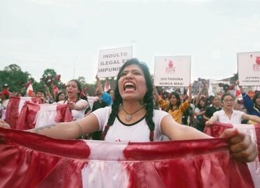 Exigen miles en Perú la renuncia del presidente