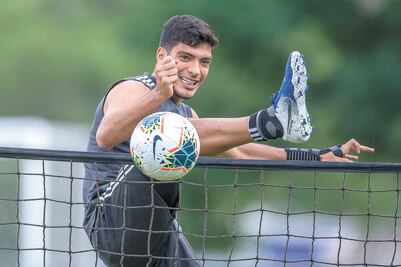 Raúl Jiménez habla de "Chicharito" Hernández