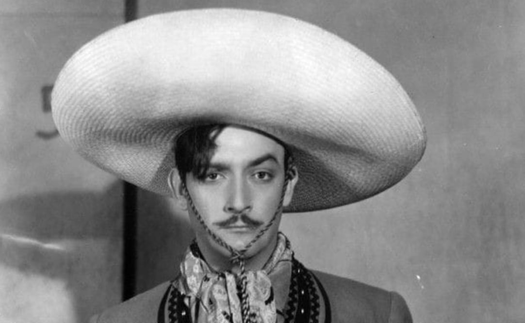 Jorge Negrete como Salvador Pérez Gómez "El Ametralladora" en la cinta "¡Ay Jalisco no te rajes!"