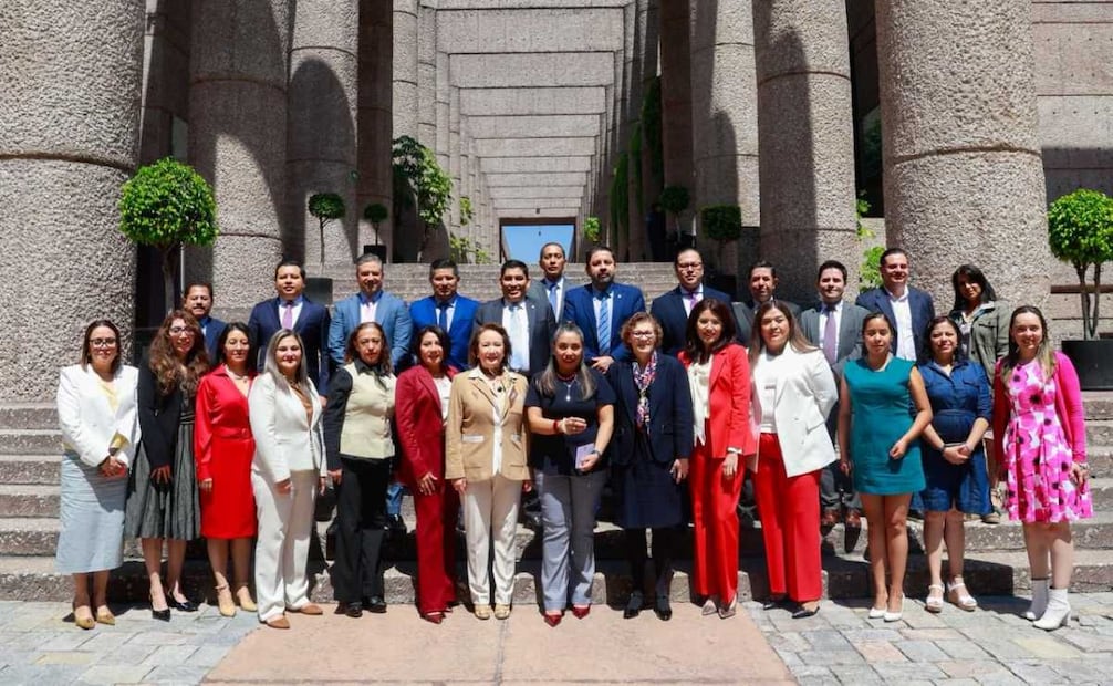 La ministra Yasmín Esquivel se reunió con juezas y jueces de distrito del primer circuito en la Ciudad de México. Foto: Especial