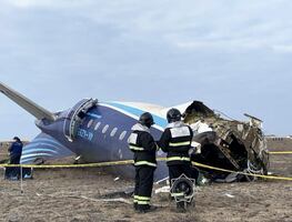 Avión azerbaiyano se estrelló debido a “interferencias externas, físicas y técnicas”: aerolínea; frena vuelos a ciudades rusas