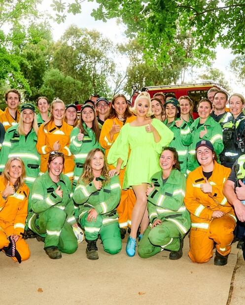 Y la peor vestida de la semana es… Katy Perry en neón