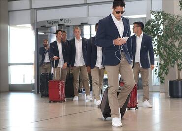 "Chicharito" Hernández viaja a Mónaco con el Bayer