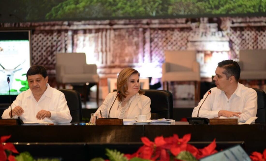 La funcionaria participó en la LVII Reunión Nacional de Contralores Estados Federación, celebrada en Mérida, Yucatán. /@ArelyGomezGlz