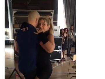 Shakira presume sus sensuales pasos de bachata