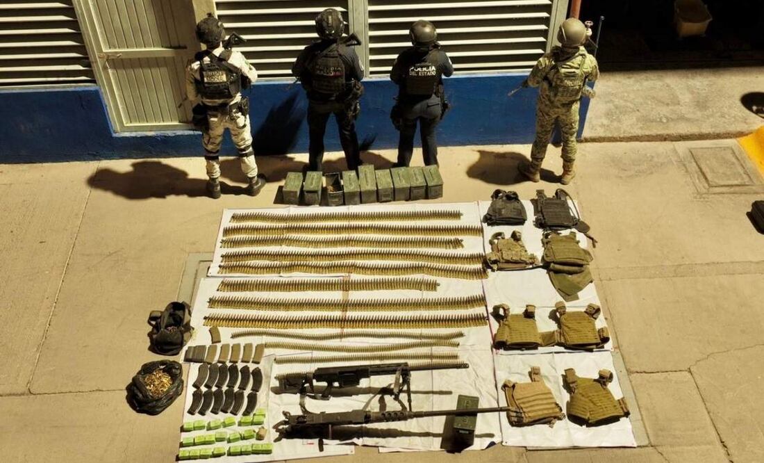 Elementos de seguridad aseguran arsenal y vehículo con reporte de robo en Coyame, Chihuahua (06/05/2025). Foto: Especial