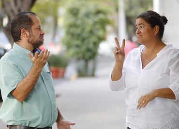 IPN students develop app to translate sign language