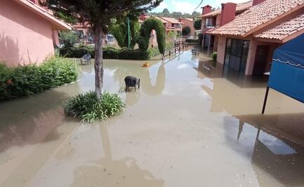 Por inundaciones evacuan viviendas y tres hoteles en Tequisquiapan, Querétaro