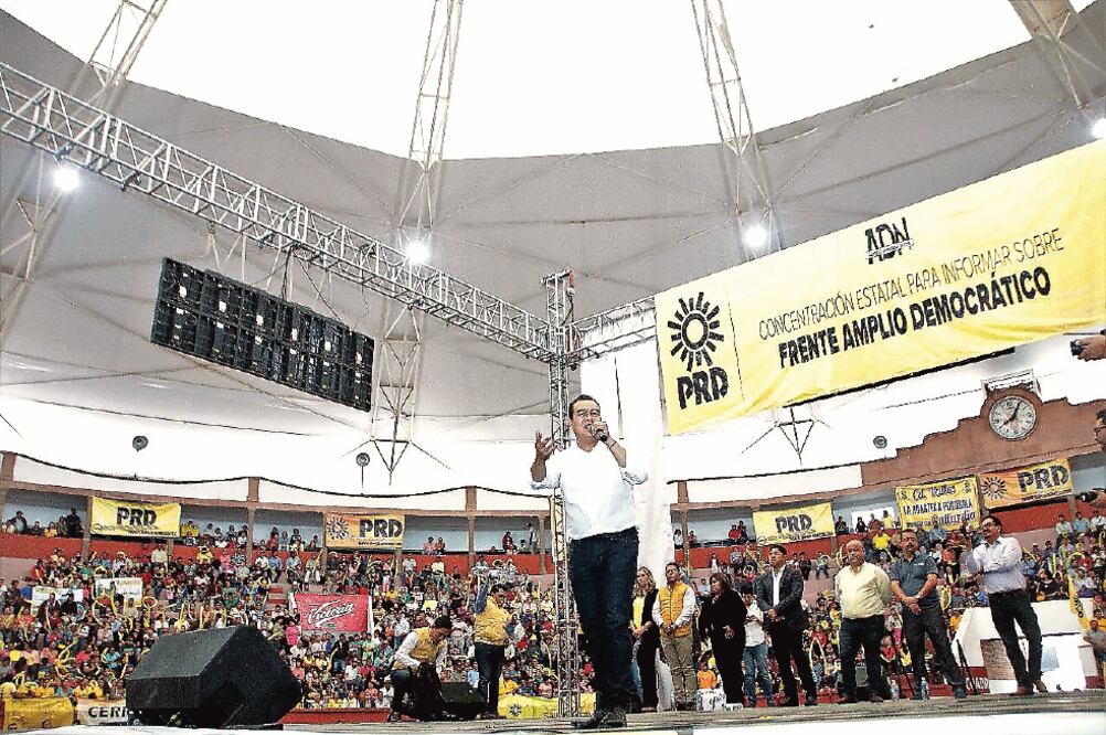 El político mexiquense se presentó en la capital potosina para agradecer a sus compañeros el apoyo que le brindaron como candidato al gobierno del Edomex. (ESPECIAL)