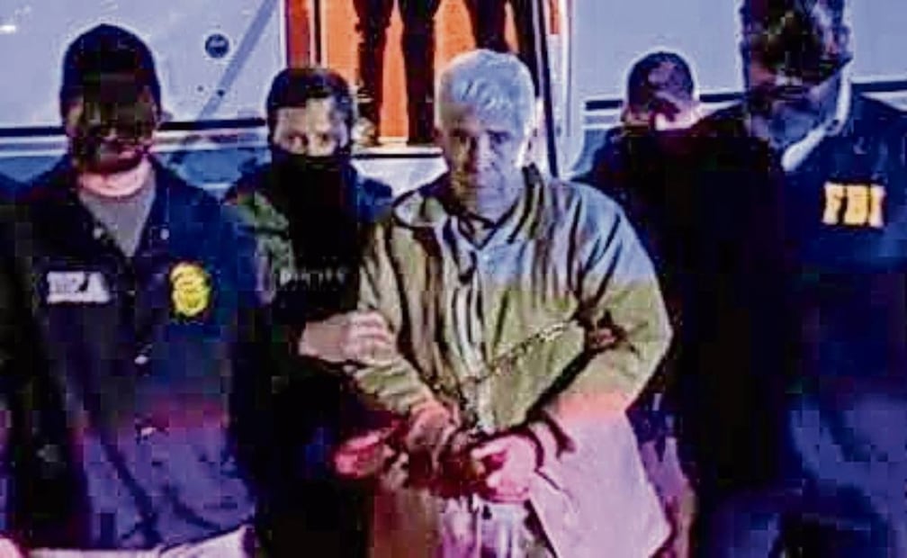 En febrero y agosto de este año, el gobierno mexicano entregó a Estados Unidos a medio centenar de líderes
del narcotráfico reclamados por aquel país. Entre los capos destacan Rafael Caro Quintero, fundador del Cártel de Guadalajara, acusado de asesinar al agente de la DEA Enrique Camarena en los años 80. Foto: CUARTOSCURO