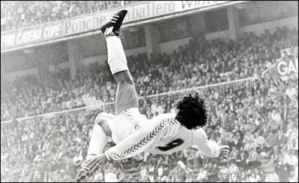 La Liga española y Pumas felicitan a Hugo Sánchez